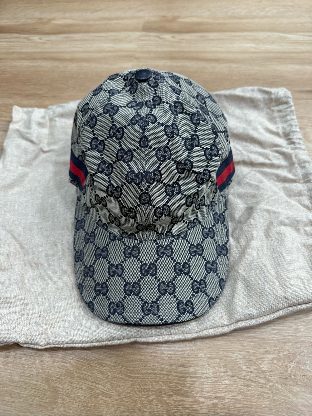 Gucci Beige Monogram Baseball Cap with Red & Navy Web - Picture 8 of 10
